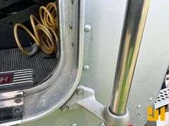 2009 KENWORTH T8 SERIES TANDEM AXLE DAY CAB TRUCK TRACTOR VIN: 1XKDD49XX9J255876