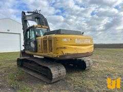 2006 DEERE 240D LC HYDRAULIC EXCAVATOR SN: FF240DX605367