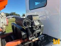 2018 KENWORTH T3 SERIES SINGLE AXLE REAR DISCHARGE MIXER TRUCK VIN: 2NKHHM6X2JM195027