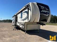 2016 JAYCO PINNACLE 36FBTS FIFTH WHEEL CAMPER VIN: 1UJCJ0BV1G1RL0240