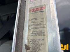 2003 KENWORTH T800 TRI-AXLE DUMP TRUCK VIN: 1NKDXUEXX3J383453