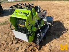 UNUSED 2025 LANDHONOR LDH-T460 STAND ON MULTI TERRAIN LOADER SN: 25010705033YM