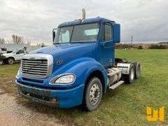 2007 FREIGHTLINER COLUMBIA TANDEM AXLE DAY CAB TRUCK TRACTOR VIN: 1FUJA6CG17LX37769