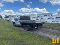 2007 FORD F-350 SINGLE AXLE REGULAR CAB FLATBED TRUCK VIN: 1FDWF365X7EA83586