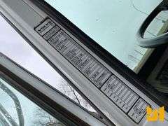 1998 VOLVO WG64 TANDEM AXLE DUMP TRUCK VIN: 4VHJCCFD7WN860211