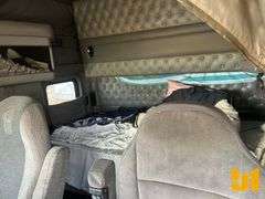 1995 KENWORTH T600 TANDEM AXLE SLEEPER TRUCK TRACTOR VIN: 1XKADB9X8SJ638745