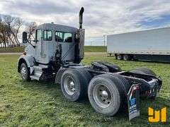 2009 KENWORTH T8 SERIES TANDEM AXLE DAY CAB TRUCK TRACTOR VIN: 1XKDD49X09J255885