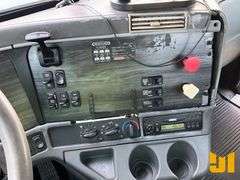 2007 FREIGHTLINER COLUMBIA TANDEM AXLE DAY CAB TRUCK TRACTOR VIN: 1FUJA6CGX7LX37768