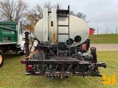 1994 FORD F-800 S/A ASPHALT DISTRIBUTOR TRUCK VIN: 1FDYK84E4RVA07420