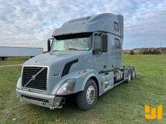 2007 VOLVO VN TANDEM AXLE TRUCK TRACTOR VIN: 4V4NC9GH47N453519