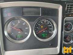 2018 KENWORTH T8 SERIES TRI AXLE DAY CAB TRUCK TRACTOR VIN: 1XKDP4EX0JR188496