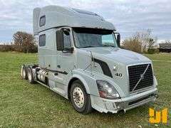 2007 VOLVO VN TANDEM AXLE TRUCK TRACTOR VIN: 4V4NC9GH47N453519