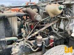 1998 VOLVO WG64 TANDEM AXLE DUMP TRUCK VIN: 4VHJCCFD7WN860211