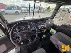 2018 KENWORTH T8 SERIES TRI AXLE DAY CAB TRUCK TRACTOR VIN: 1XKDP4EX0JR188496