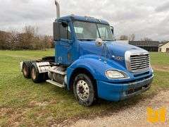 2007 FREIGHTLINER COLUMBIA TANDEM AXLE DAY CAB TRUCK TRACTOR VIN: 1FUJA6CG17LX37769