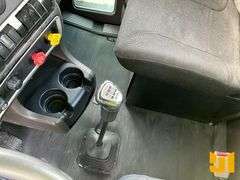 2009 KENWORTH T8 SERIES TANDEM AXLE DAY CAB TRUCK TRACTOR VIN: 1XKDD49XX9J255876