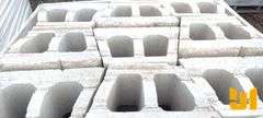 (36) DECORATIVE CONCRETE RETAINING WALL BLOCKS