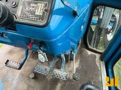 FORD 7910-4RM 4X4 TRACTOR W/ LOADER SN: BA06808