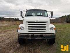 2001 STERLING TRUCK L7500 S/A VAC VIN: 2FZAA0AK51AF13774