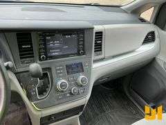 2019 TOYOTA SIENNA VIN: 5TDJZ3DC6KS220999 AWD