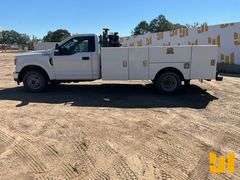 2018 FORD F-350XL SD S/A UTILITY TRUCK VIN: 1FDRF3G63JEC11906