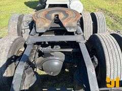 2009 VOLVO TRUCK VNL TANDEM AXLE DAY CAB TRUCK TRACTOR VIN: 4V5NC9EG69N271264