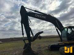 2006 DEERE 240D LC HYDRAULIC EXCAVATOR SN: FF240DX605367