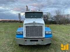 2000 KENWORTH T800B TANDEM AXLE DAY CAB TRUCK TRACTOR VIN: ***853146