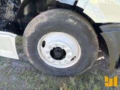 2009 VOLVO TRUCK VNL TANDEM AXLE DAY CAB TRUCK TRACTOR VIN: 4V5NC9EG69N271264