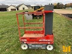 2015 SKYJACK SJ16 SN: 14006456 VERTICAL MAST LIFT