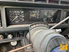 1994 FORD F-800 S/A ASPHALT DISTRIBUTOR TRUCK VIN: 1FDYK84E4RVA07420