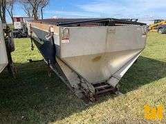 MONROE MSV-156-80-62-MN SALT AND SAND SPREADER SN: 10-11-7441