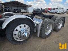 2018 KENWORTH T8 SERIES TRI AXLE DAY CAB TRUCK TRACTOR VIN: 1XKDP4EX0JR188496