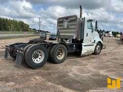 2017 INTERNATIONAL LF687 TANDEM AXLE DAY CAB TRUCK TRACTOR VIN: 3HSDJAPR0HN511128