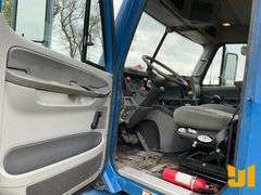 2007 FREIGHTLINER COLUMBIA TANDEM AXLE DAY CAB TRUCK TRACTOR VIN: 1FUJA6CG17LX37769