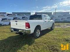 2019 RAM 1500 CREW CAB 4X4 PICKUP VIN: 1C6RR7FT2KS619429