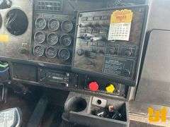 2006 KENWORTH T6 SERIES TANDEM AXLE SLEEPER TRUCK TRACTOR VIN: 1XKAD49X46R121364