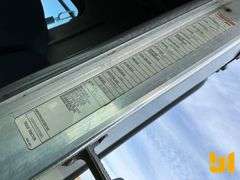 2009 KENWORTH T8 SERIES TANDEM AXLE DAY CAB TRUCK TRACTOR VIN: 1XKDD49X09J255885