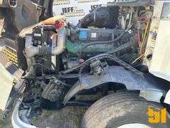 2009 VOLVO TRUCK VNL TANDEM AXLE DAY CAB TRUCK TRACTOR VIN: 4V5NC9EG69N271264