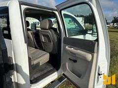 2011 CHEVROLET SILVERADO SINGLE AXLE CREW CAB 4X4 FLATBED TRUCK VIN: 1GB4KZCL7BF235859