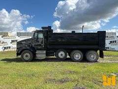 2003 KENWORTH T800 TRI-AXLE DUMP TRUCK VIN: 1NKDXUEXX3J383453