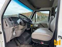 2001 STERLING TRUCK L7500 S/A VAC VIN: 2FZAA0AK51AF13774