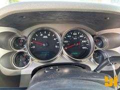 2011 CHEVROLET SILVERADO SINGLE AXLE CREW CAB 4X4 FLATBED TRUCK VIN: 1GB4KZCL7BF235859