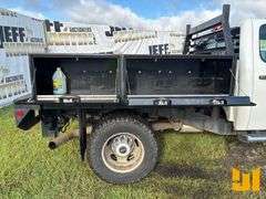 2011 CHEVROLET SILVERADO SINGLE AXLE CREW CAB 4X4 FLATBED TRUCK VIN: 1GB4KZCL7BF235859