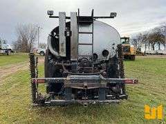 2005 STERLING TRUCK L7500 SERIES S/A ASPHALT DISTRIBUTOR TRUCK VIN: 2FZAASCS55AV42154