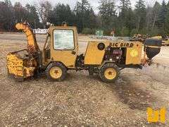 TRACKLESS VEHICLES SIDE WALK MACHINE