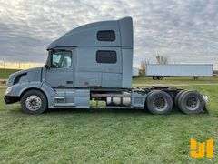 2007 VOLVO VN TANDEM AXLE TRUCK TRACTOR VIN: 4V4NC9GH47N453519