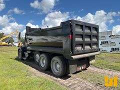 2003 KENWORTH T800 TRI-AXLE DUMP TRUCK VIN: 1NKDXUEXX3J383453