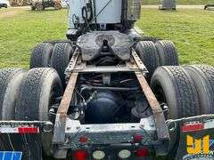 2009 KENWORTH T8 SERIES TANDEM AXLE DAY CAB TRUCK TRACTOR VIN: 1XKDD49X09J255885