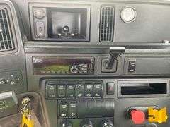 2018 INTERNATIONAL LT625 TANDEM AXLE DAY CAB TRUCK TRACTOR VIN: 3HCDZAPR9JL172195